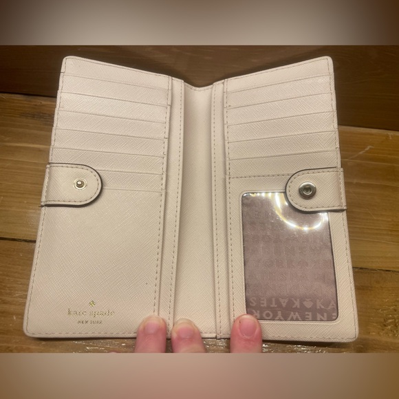 Kate Spade ♠️ Beautiful Netural Color Wallet - Picture 2 of 15
